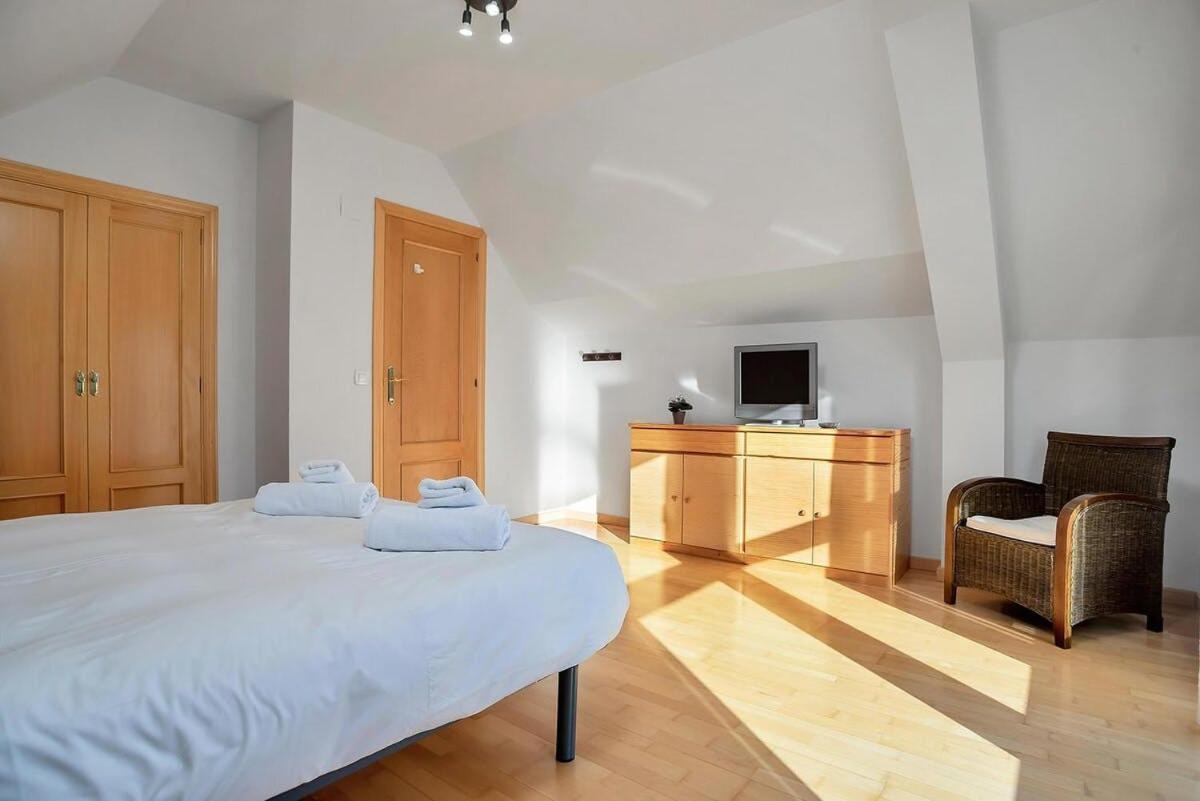Argualas Triplex Con Piscina Пантикоса Экстерьер фото
