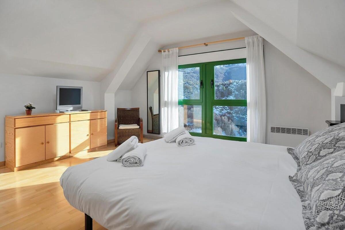 Argualas Triplex Con Piscina Пантикоса Экстерьер фото