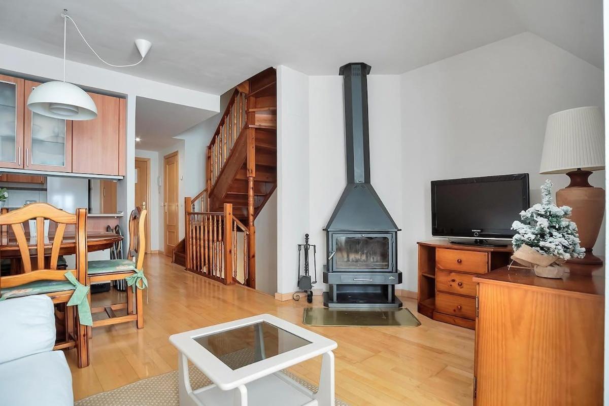 Argualas Triplex Con Piscina Пантикоса Экстерьер фото