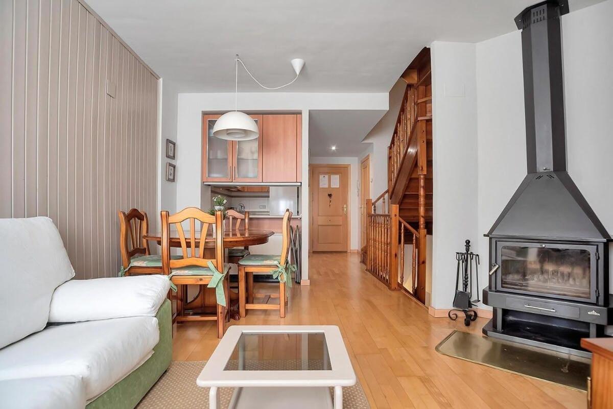 Argualas Triplex Con Piscina Пантикоса Экстерьер фото