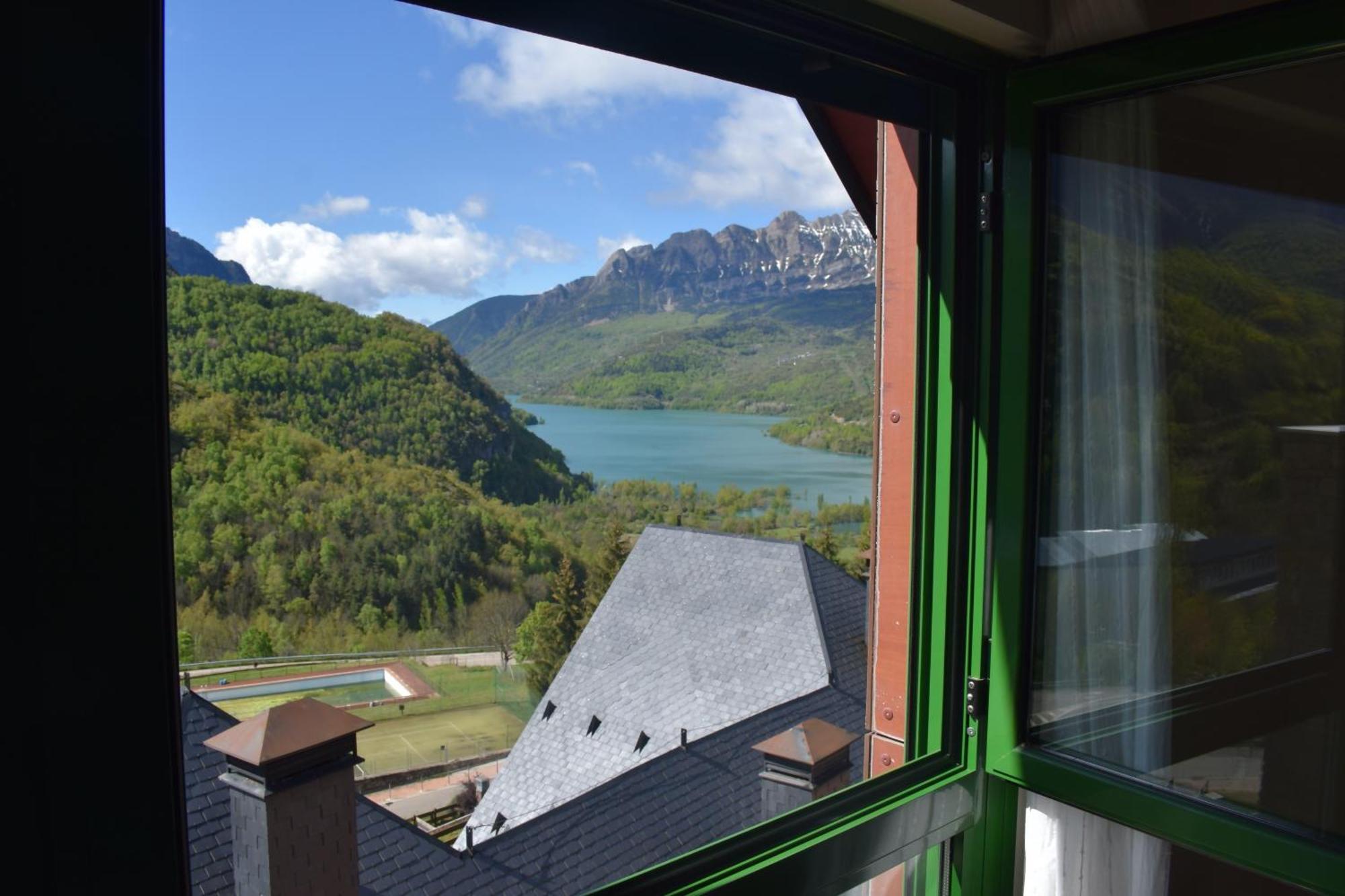 Argualas Triplex Con Piscina Пантикоса Экстерьер фото